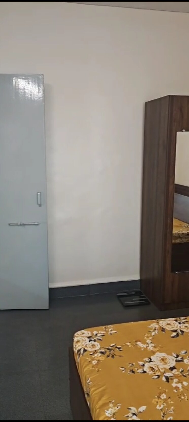 Room, rahul-terrace 1 Bedroom 640 Sq.Ft. Apartment In Koregaon Park Pune 9448106