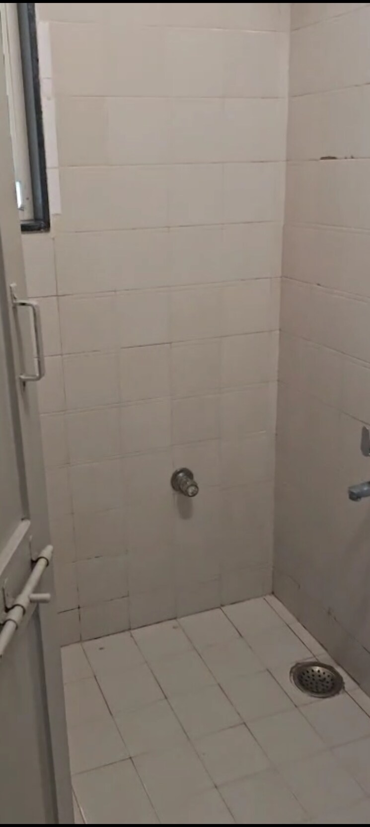 Bathroom, rahul-terrace 1 Bedroom 640 Sq.Ft. Apartment In Koregaon Park Pune 9448106