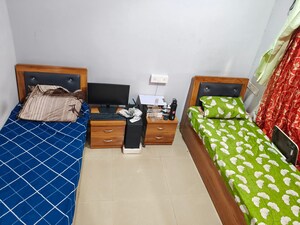Room in  Pg at Gokuldham Colony – for Rent