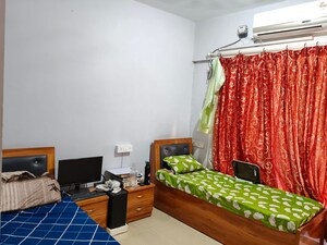 Room in  Pg at Gokuldham Colony – for Rent