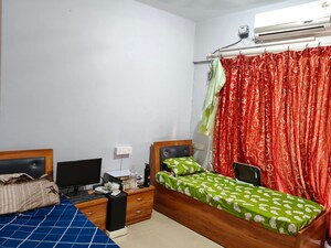 Room in  Pg at Gokuldham Colony – for Rent