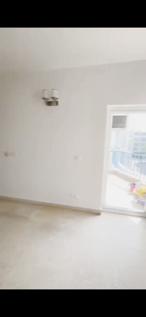 Room in 3 BHK Apartment at Paras Irene, Sector 70a – for Sale