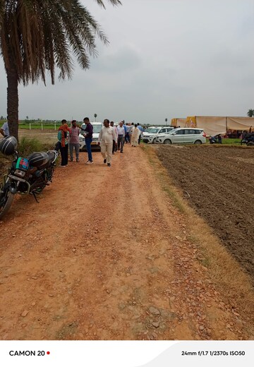  Plot – Exterior View View at Silani Chowk - for Sale