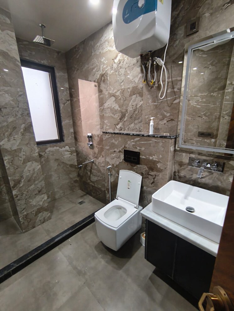Bathroom, dlf-westend-heights 4 Bedroom 2610 Sq.Ft. Apartment In Sector 53 Gurgaon 9448221