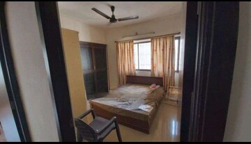 Room in 2 BHK Apartment at Runwal Garden City, Balkum Pada – for Rent