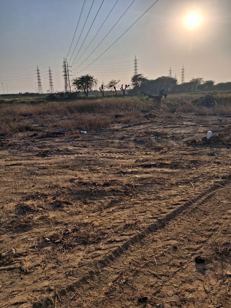 Garden, silani chowk  140 Sq.Yd. Plot In Silani Chowk Gurgaon 9448287