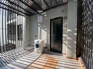 Staircase in 4 BHK Builder Floor at Dlf Phase ii – for Rent