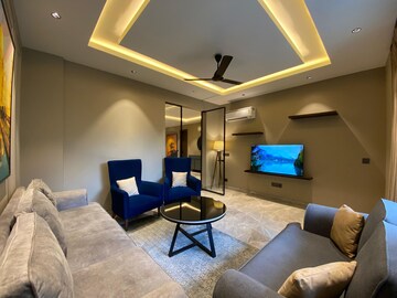 Living Room in 4 BHK Builder Floor at Dlf Phase ii – for Rent