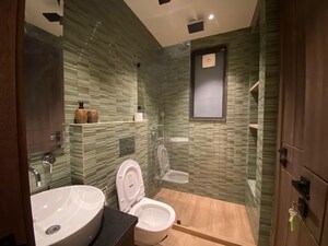 Bathroom in 4 BHK Builder Floor at Dlf Phase ii – for Rent