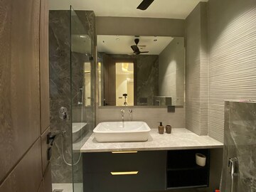 Kitchen in 4 BHK Builder Floor at Dlf Phase ii – for Rent