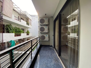 Balcony in 4 BHK Builder Floor at Dlf Phase ii – for Rent