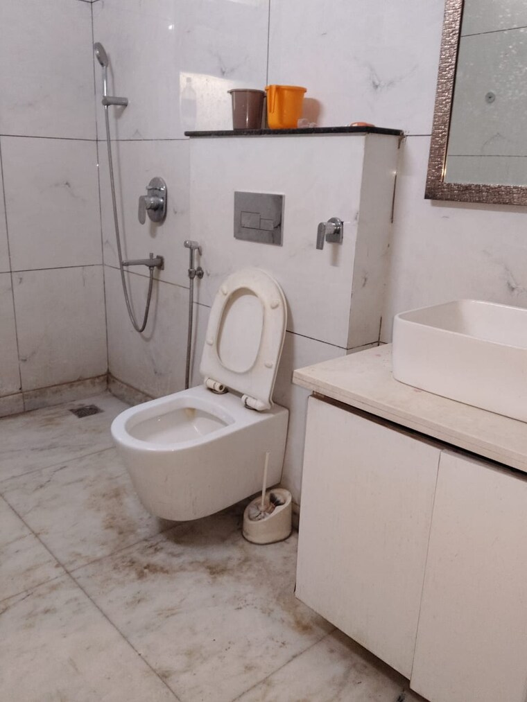 Bathroom, sector 46 4 Bedroom 400 Sq.Yd. Independent House In Sector 46 Gurgaon 9448431