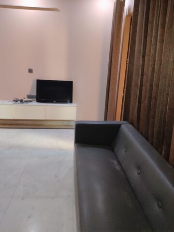 Furnished Amenities in 4 BHK Independent House at Sector 46 – for Rent