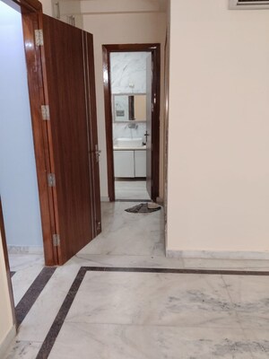 Room in 4 BHK Independent House at Sector 46 – for Rent