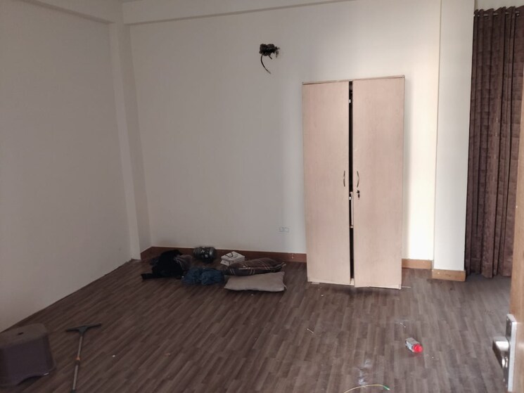 Room, sector 46 4 Bedroom 400 Sq.Yd. Independent House In Sector 46 Gurgaon 9448431