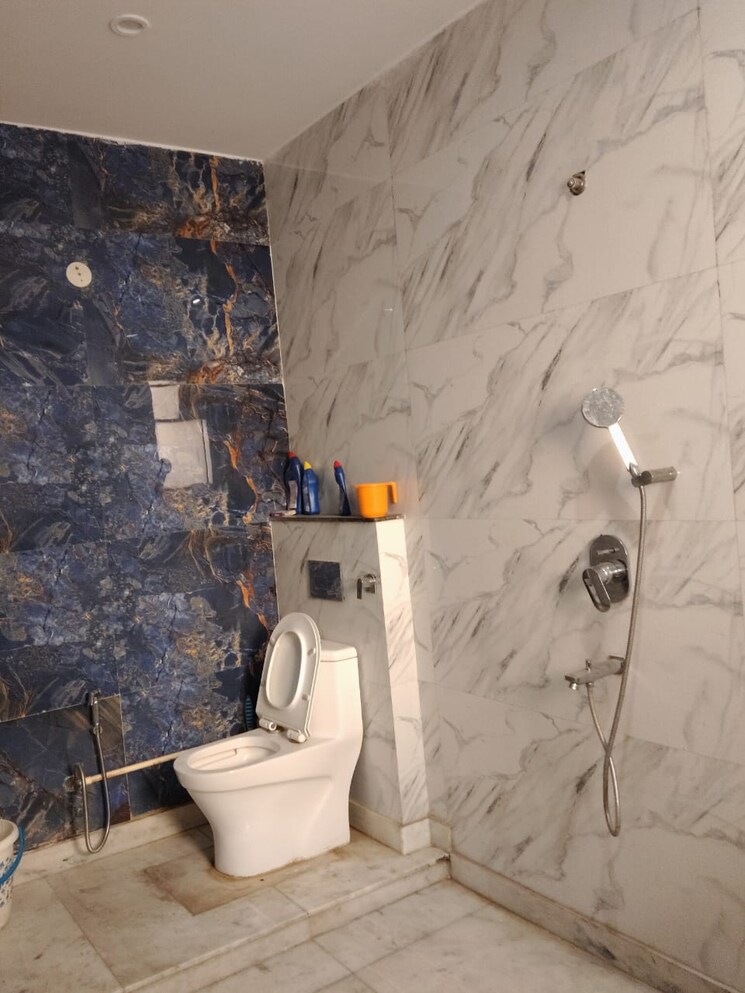 Bathroom, sector 46 4 Bedroom 400 Sq.Yd. Independent House In Sector 46 Gurgaon 9448431