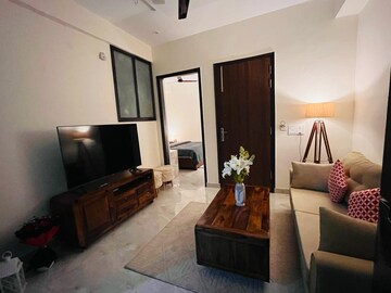 Living Room in 2 BHK Builder Floor at Sector 43 – for Rent