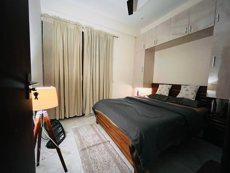 Bedroom, sector 43 2 Bedroom 215 Sq.Yd. Builder Floor In Sector 43 Gurgaon 9448459