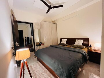 Bedroom in 2 BHK Builder Floor at Sector 43 – for Rent