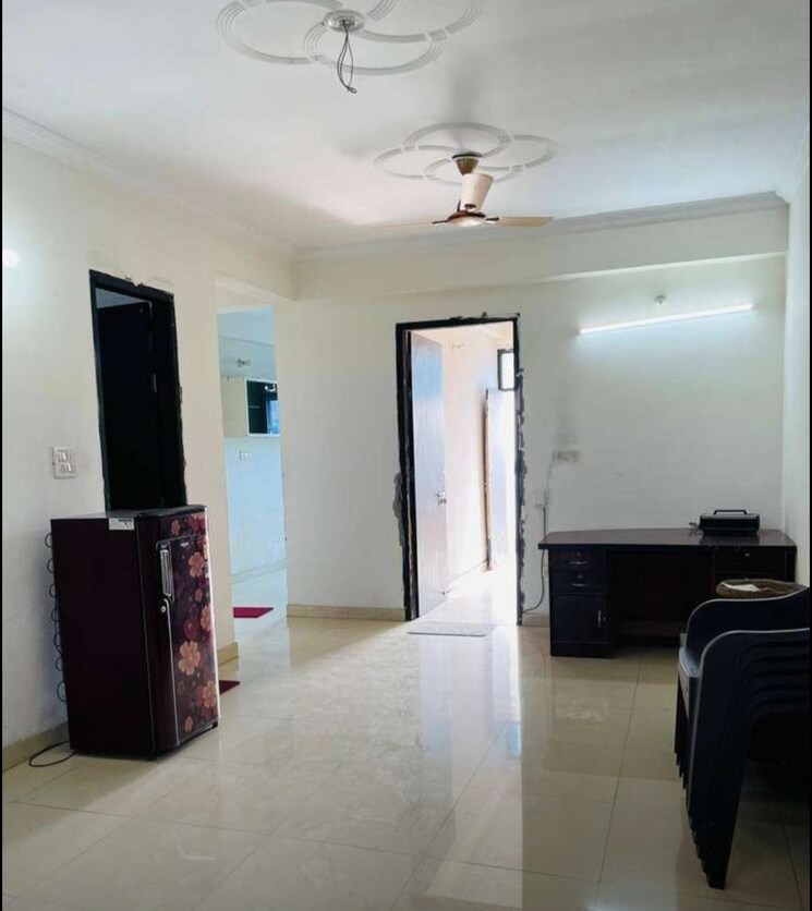 Room, daliganj 3 Bedroom 1460 Sq.Ft. Apartment In Daliganj Lucknow 9448530