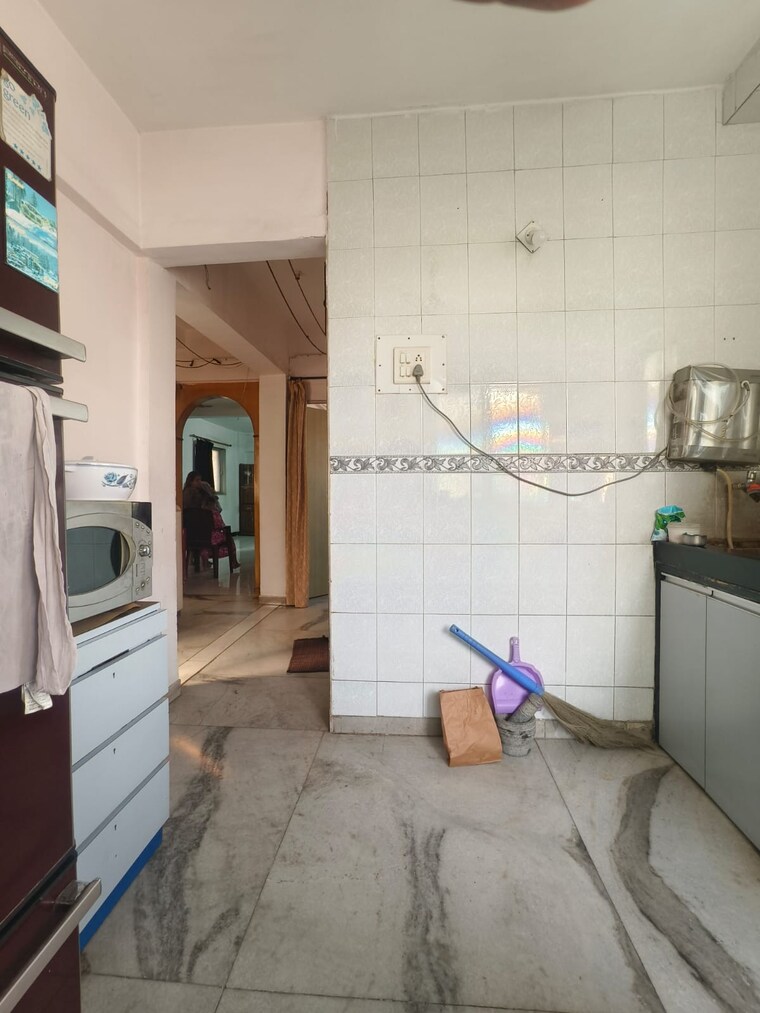 Kitchen, tembhi naka 3 Bedroom 900 Sq.Ft. Apartment In Tembhi Naka Thane 9448599