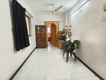 Room in 3 BHK Apartment at Tembhi Naka – for Sale