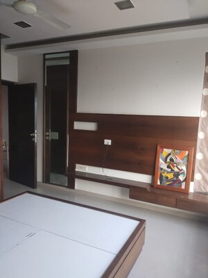 Bedroom in 2.5 BHK Apartment at Oberoi Realty Woods, Goregaon East – for Rent