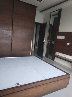 Bedroom in 2.5 BHK Apartment at Oberoi Realty Woods, Goregaon East – for Rent