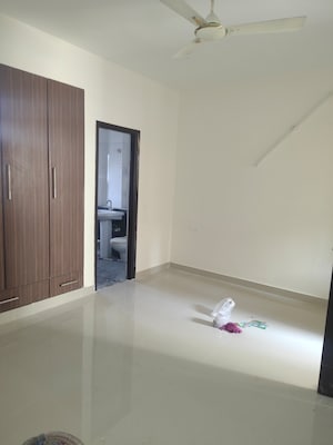 Room in 3 BHK Apartment at Civitech Florencia, Vaishali Sector 9 – for Rent
