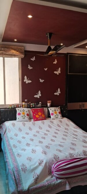 Bedroom in 3 BHK Apartment at Salt Lake Sector V – for Rent