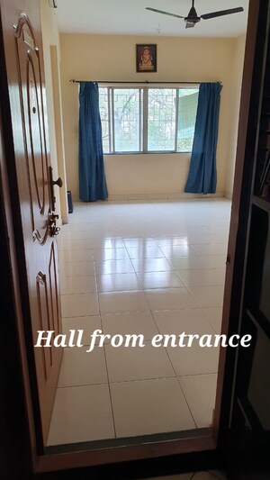 Room in 2 BHK Apartment at Kumar Padmalaya, Aundh – for Rent