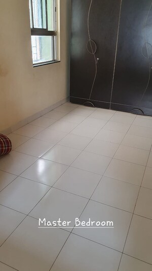 Room in 2 BHK Apartment at Kumar Padmalaya, Aundh – for Rent