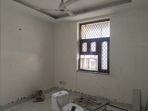 Room in 3 BHK Builder Floor at Ashoka Enclave Faridabad, Sector 34 – for Sale