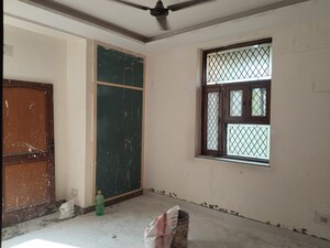 Room in 3 BHK Builder Floor at Ashoka Enclave Faridabad, Sector 34 – for Sale