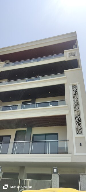 Master Plan in 3.5 BHK Builder Floor at Sector 85 – for Sale