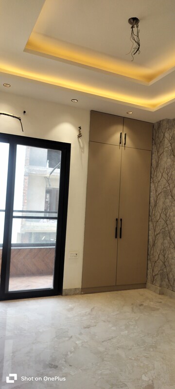 Room in 3.5 BHK Builder Floor at Sector 85 – for Sale