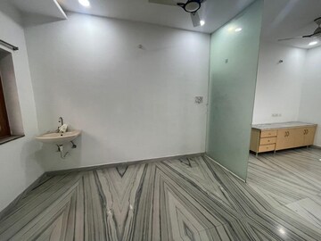 Room in 3 BHK Apartment at Khajaguda – for Rent