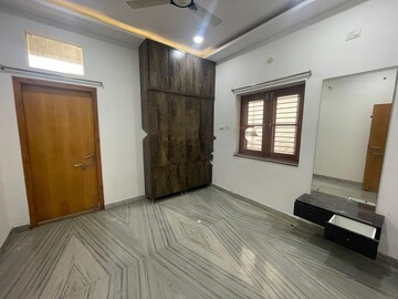 Room in 3 BHK Apartment at Khajaguda – for Rent