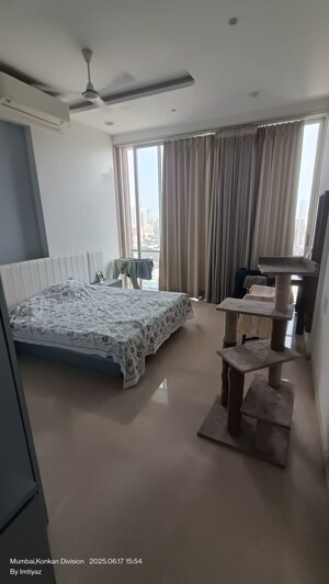 Bedroom in 3 BHK Apartment at Kohinoor Square Phase 2, Dadar West – for Rent