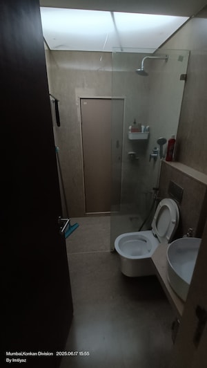 Bathroom in 3 BHK Apartment at Kohinoor Square Phase 2, Dadar West – for Rent