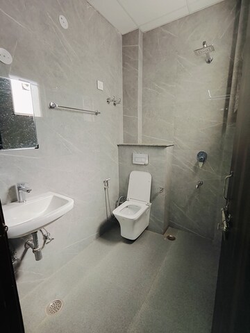 Bathroom in 3 BHK Apartment at Emaar The Palm Drive-The Premier Terraces, Sector 66 – for Rent