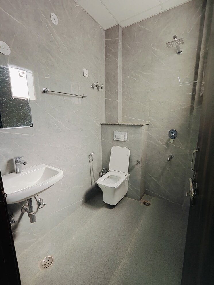 Bathroom, emaar-the-palm-drive-the-premier-terraces 3 Bedroom 2125 Sq.Ft. Apartment In Sector 66 Gurgaon 9449001