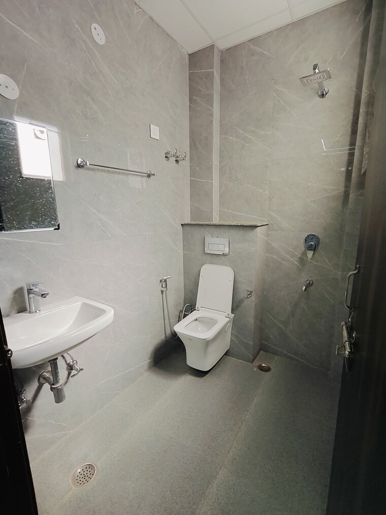 Bathroom, emaar-the-palm-drive-the-premier-terraces 3 Bedroom 2125 Sq.Ft. Apartment In Sector 66 Gurgaon 9449001