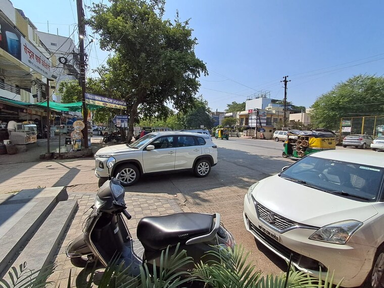  Parking, scheme no 103 Commercial Office Space 550 Sq.Ft. In Scheme No 103 Indore 9449240