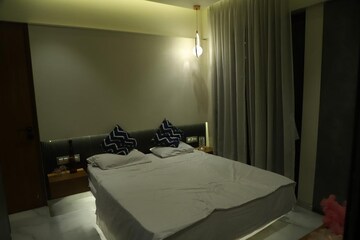 Master Bedroom in 1 BHK Apartment at Lodha Casa Maxima, Mira Road – for Sale