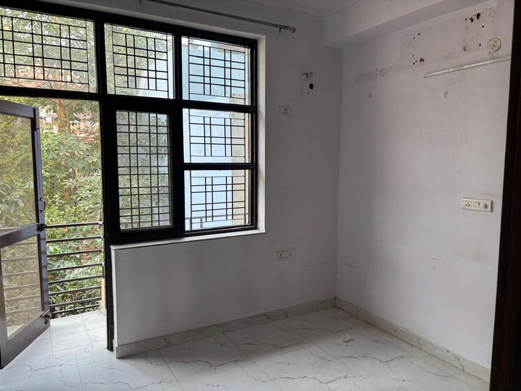 Room, sector 46 2 Bedroom 1368 Sq.Ft. Builder Floor In Sector 46 Gurgaon 9449285