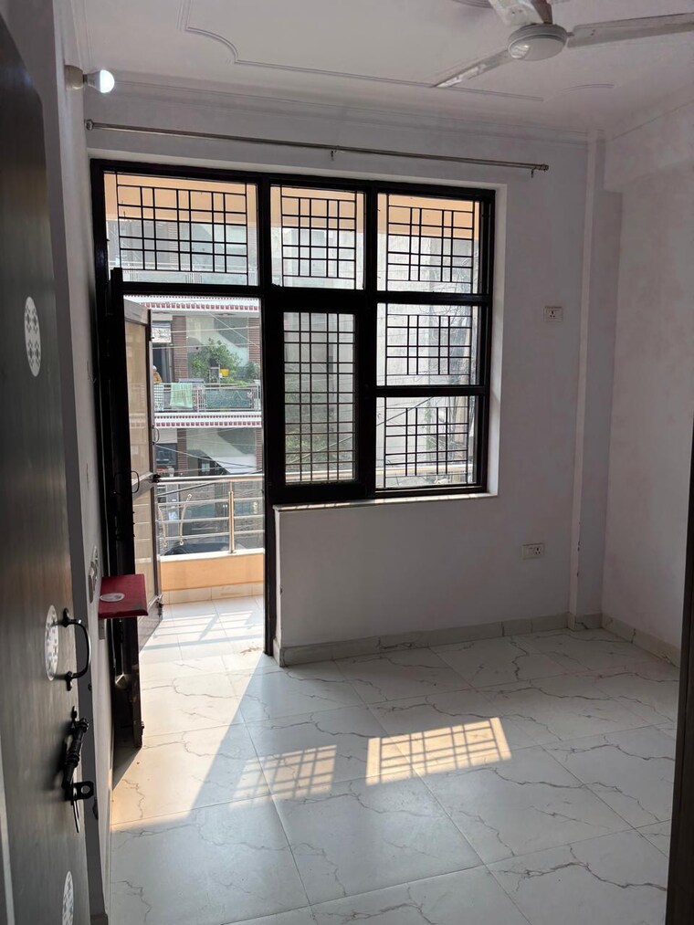 Room, sector 46 2 Bedroom 1368 Sq.Ft. Builder Floor In Sector 46 Gurgaon 9449285