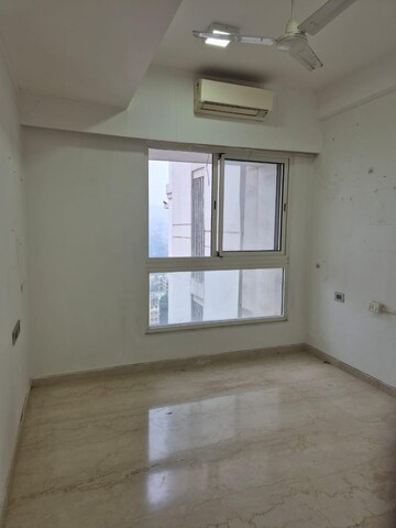 Room in 3 BHK Apartment at Omkar Alta Monte, Malad East – for Rent