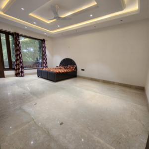 Parking in 5 BHK Villa at Sainik Farm – for Sale