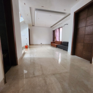 Room in 5 BHK Villa at Sainik Farm – for Sale